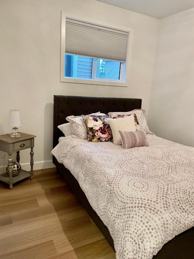 Adorable 1 Bedroom Suite- A Skip To Galloping Goose Victoria Dış mekan fotoğraf